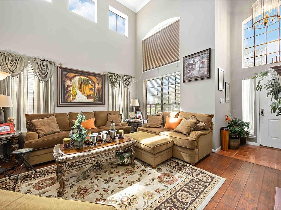 1st image of 602 Beverly Cir