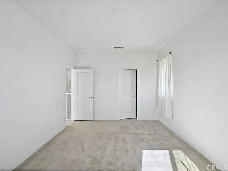 2575 E Embry Ln — Photo 11