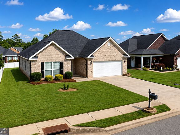 3rd image of 308 Lamplight Dr