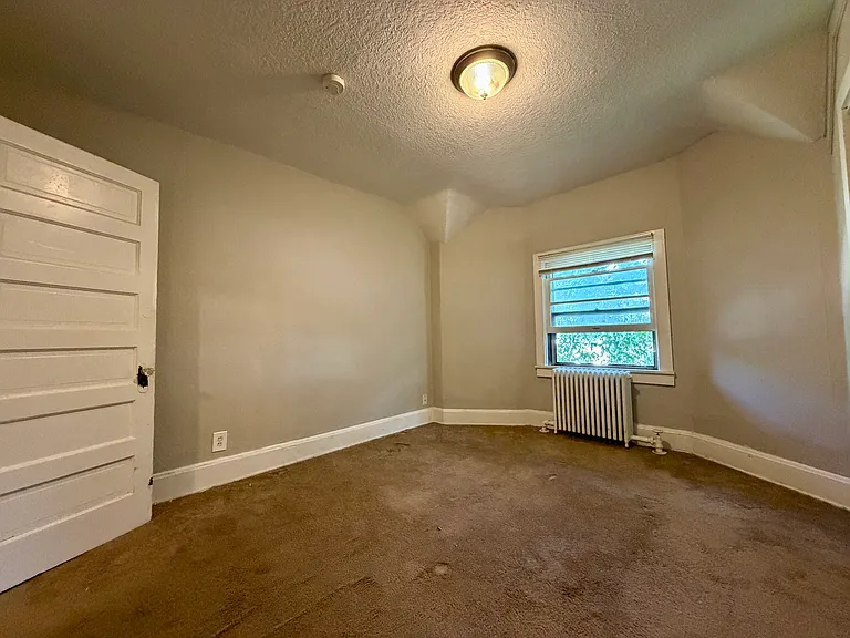 670 Short St #2 — Photo 5