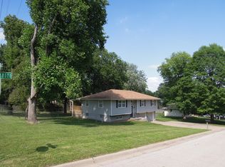 1118 Tanglewood St, Leavenworth, KS 66048