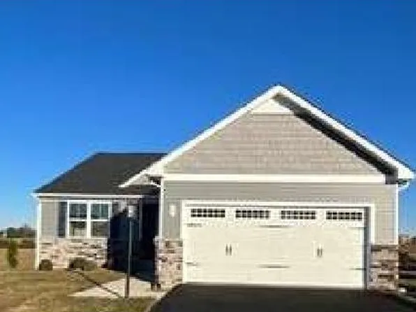 17 Montvue Dr, Fishersville, VA 22939