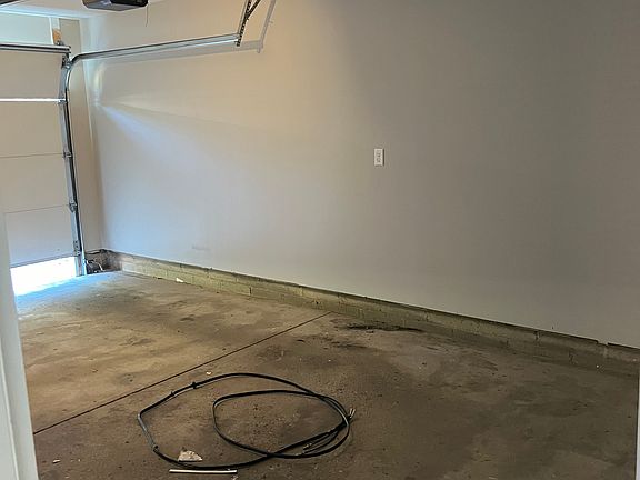 5th image of 193 W Mill St #193