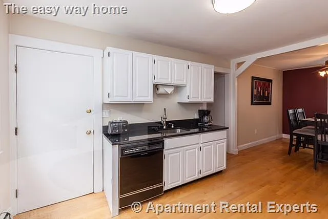 36 Florence St #1 — Photo 2