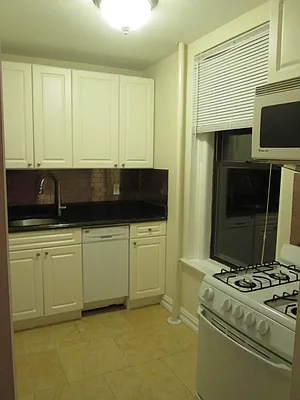 Rented by Keller Williams NYC | media 26