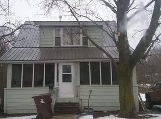 519 Hall St, Ionia, MI 48846
