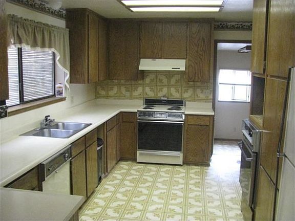 5th image of 17281 Smokey River Dr