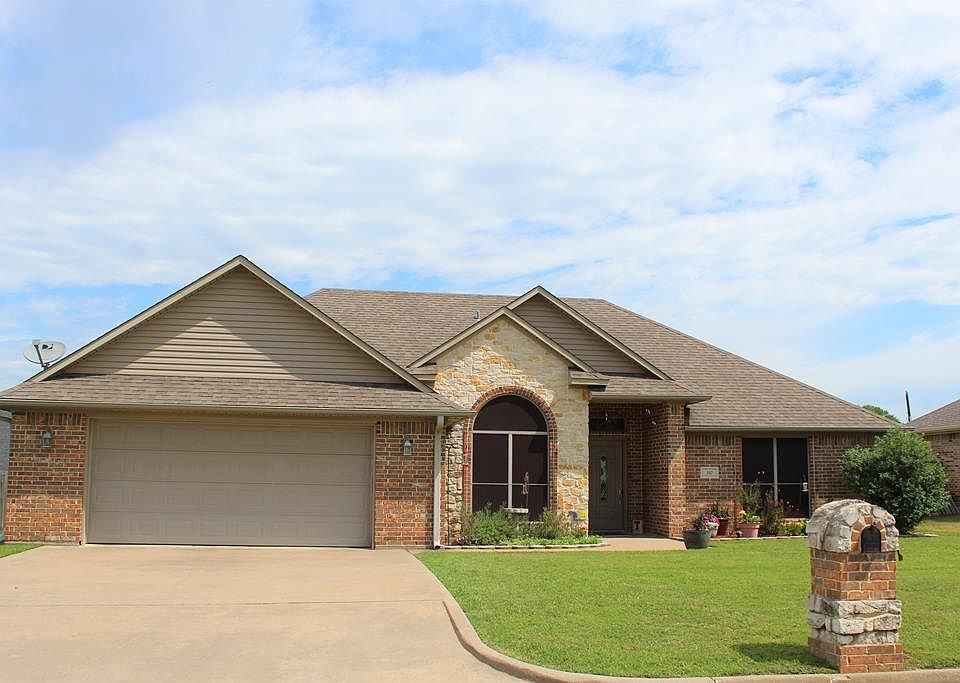 1st image of 310 W McAfee Dr