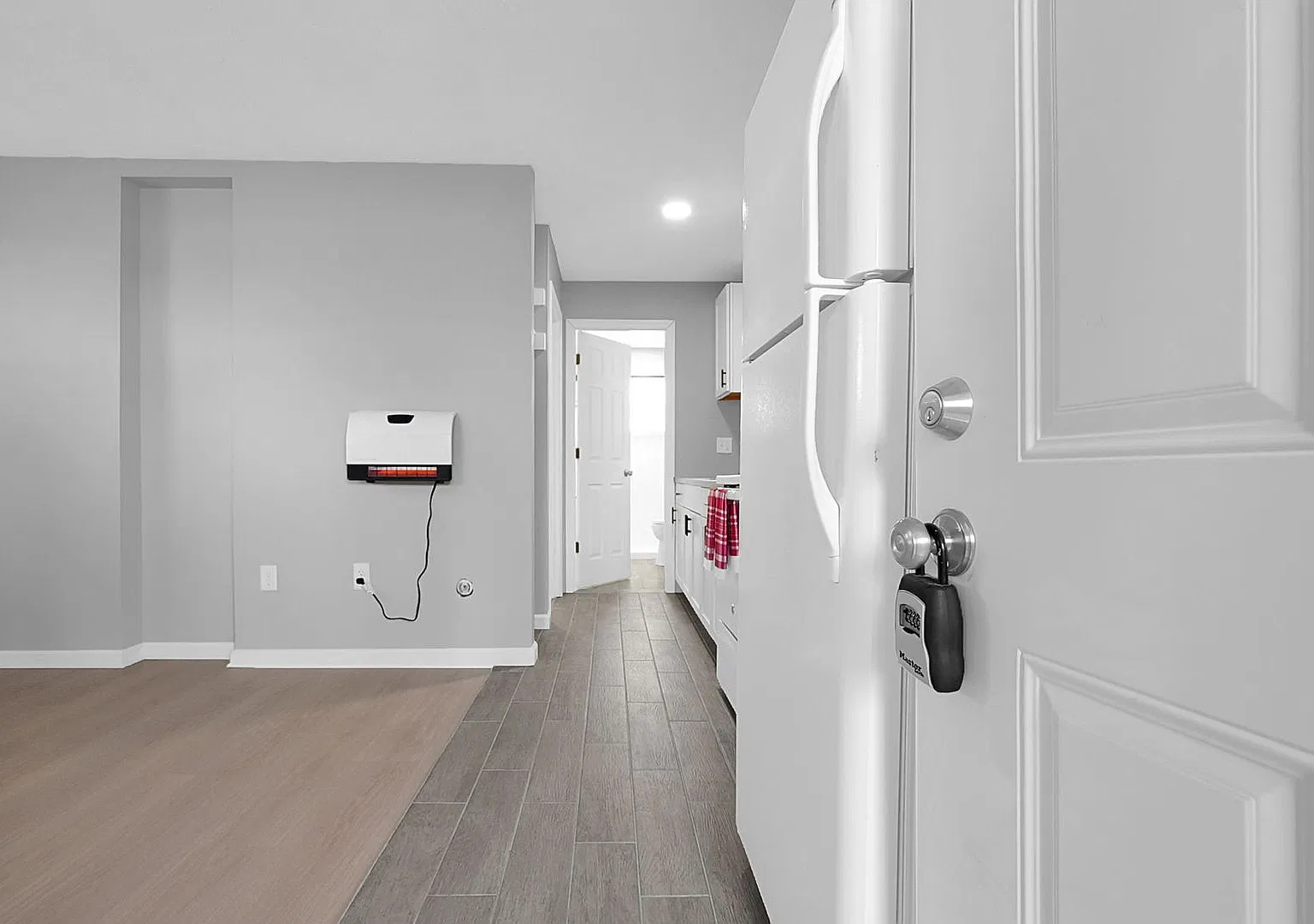 180 North Sylvan Avenue - A — Photo 1