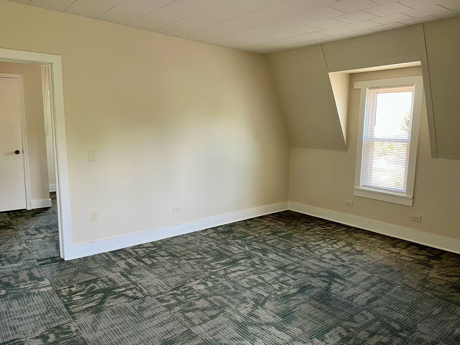 2 bed, 1000 sqft, $1,000 — Photo 3