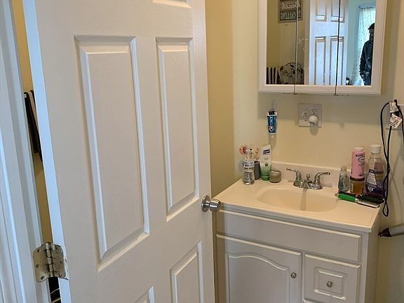 4th image of 2-12 Chace St