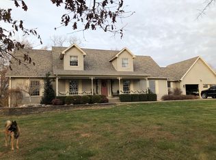 15650 E Country Meadows Rd, Mount Vernon, IL 62864