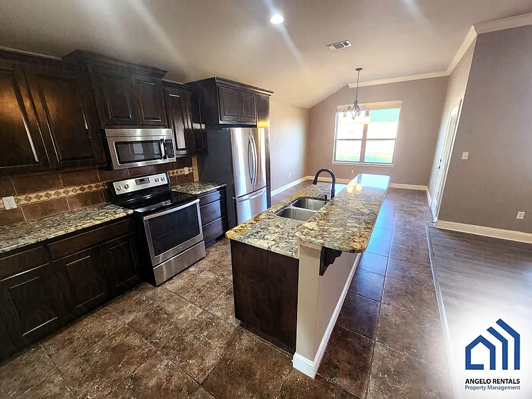 5905 Merrick St — Photo 11