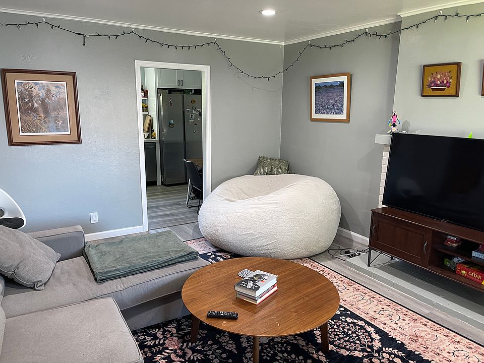 1st image of 1123 Hollyburne Ave #1