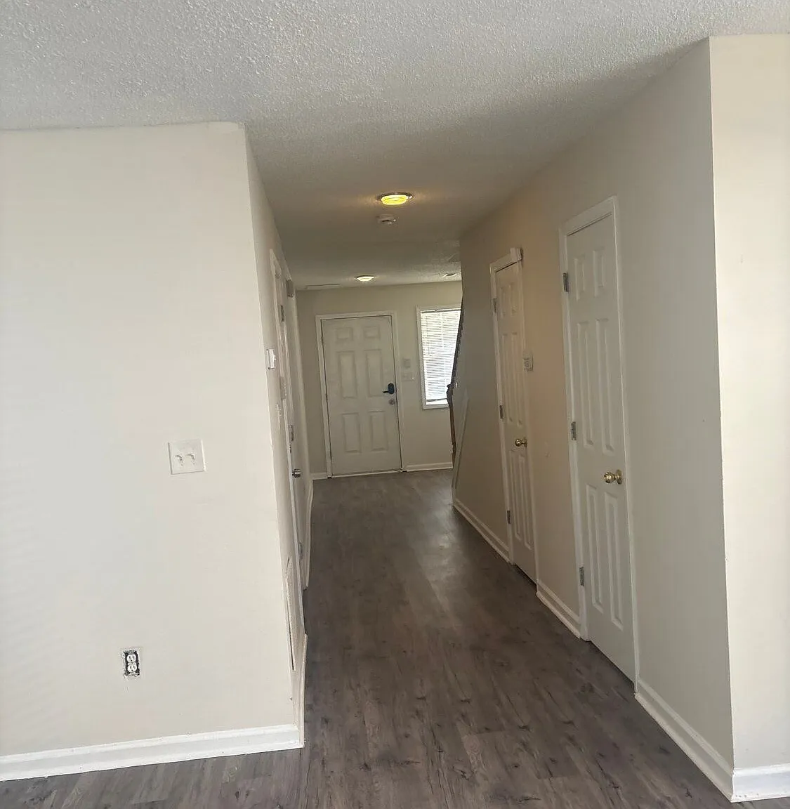 3 bed, 2.5 bath, 1700 sqft, $1,700 — Photo 2