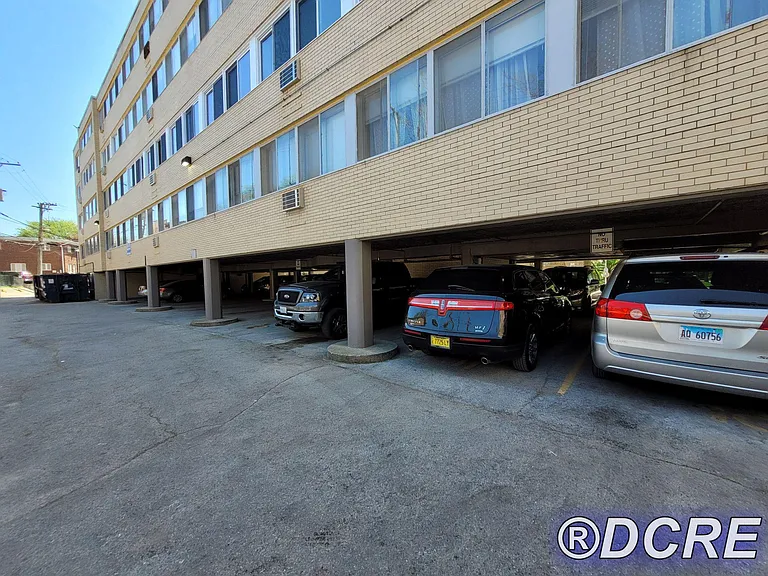 2020 W Farwell Ave #409A — Photo 9