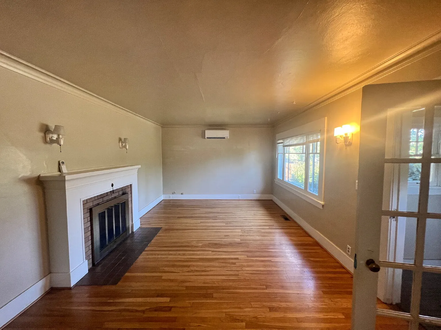 3 bed, 1.5 bath, 2000 sqft, $2,295 — Photo 4