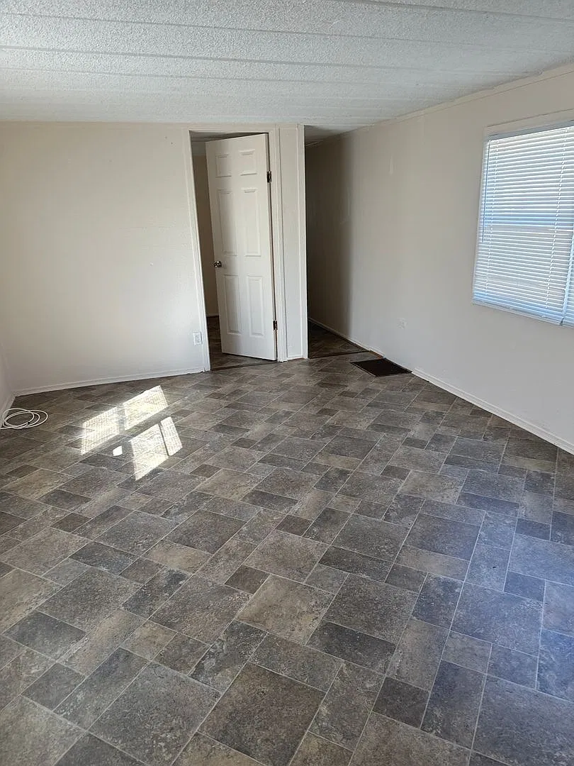 2-Bedroom/ 1-Bath-Mobile Home 208 Price Street Lot 4 - Mary Esther - Florida — Photo 3