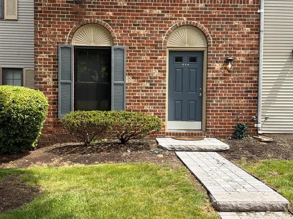 246 Hampshire Ct, Piscataway, NJ 08854