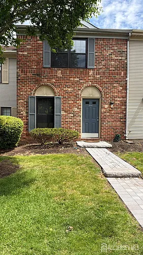 246 Hampshire Ct Photo 1