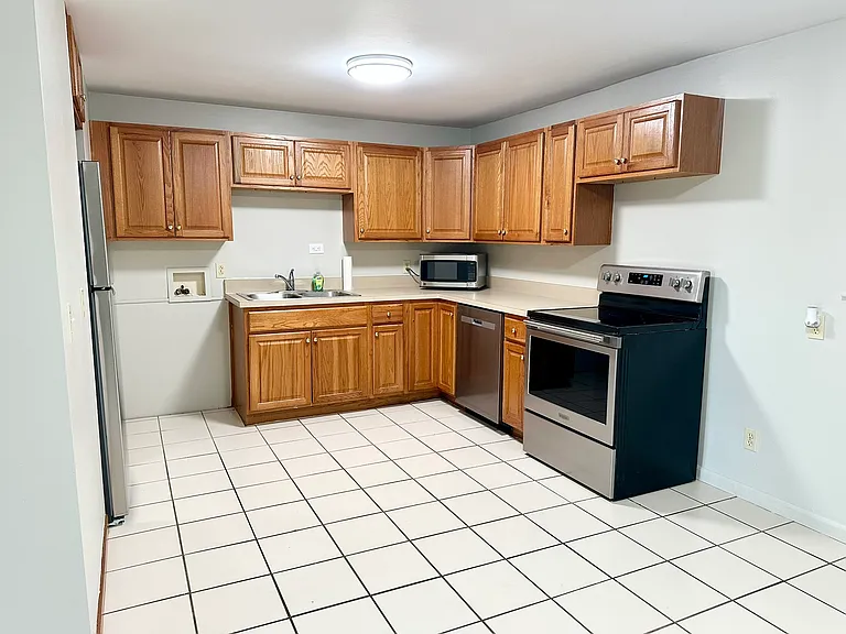 7075 Bartlett Rd — Photo 8