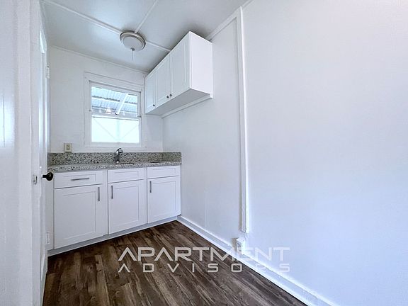 4th image of 1413 Emerson St APT A