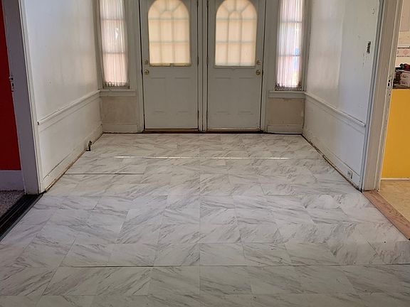 5th image of 123 W Church St