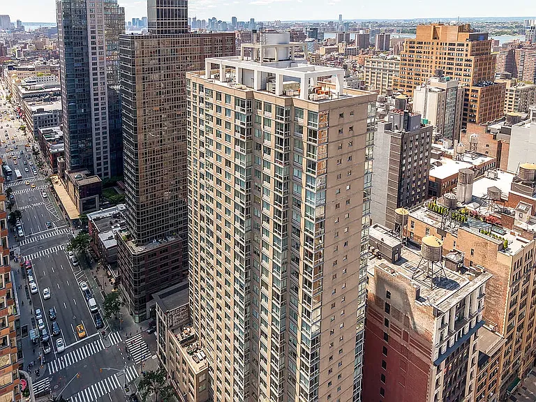 777 Avenue Of The Americas #27A — Photo 12