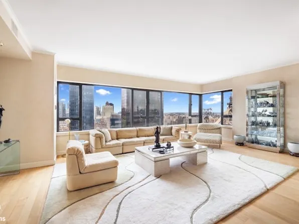 425 East 58th Street image 1 of 10