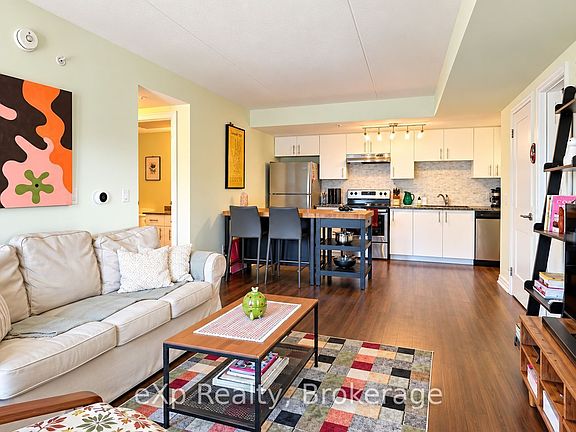 4th image of 104 Summit Ridge Dr #108