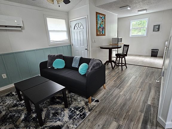 3rd image of 1855 Eastbrook Blvd #1