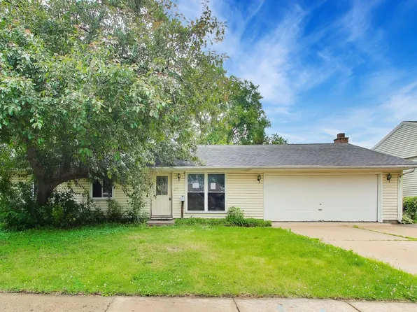 619 Parkside Cir, Streamwood, IL 60107