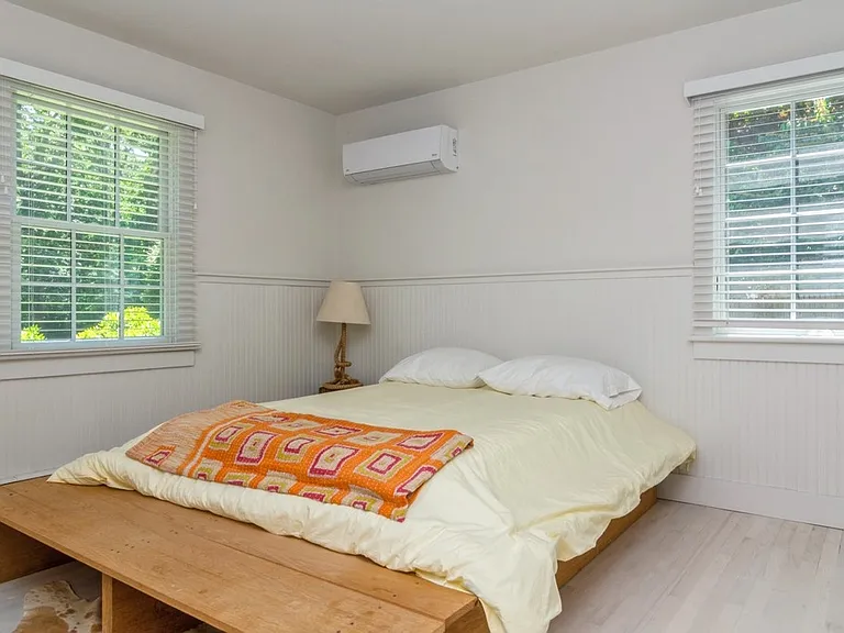 186 Kings Point Rd — Photo 15