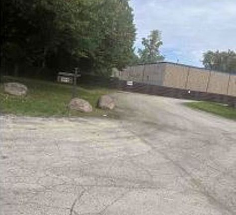 Exterior Neighborhood (street photo)