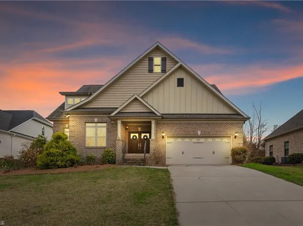 670 Ryder Cup Ln, Clemmons, NC 27012