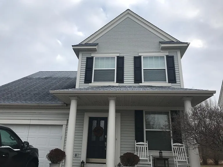 8524 Jonquil Ln N — Photo 1