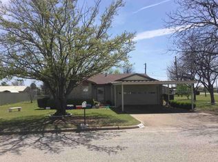 413 Elizabeth St, Olney, TX 76374