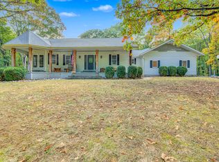 16555 N McCauley Ln, Mount Vernon, IL 62864