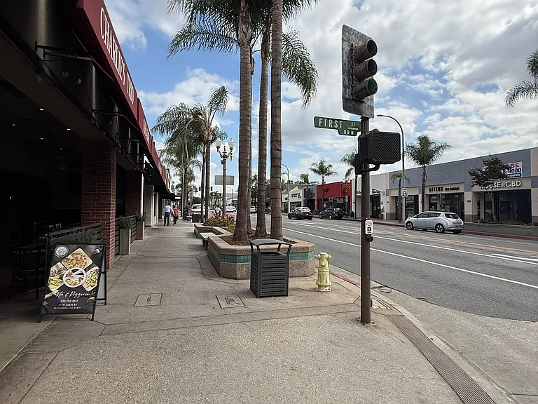 Evans Apartments — Photo 10