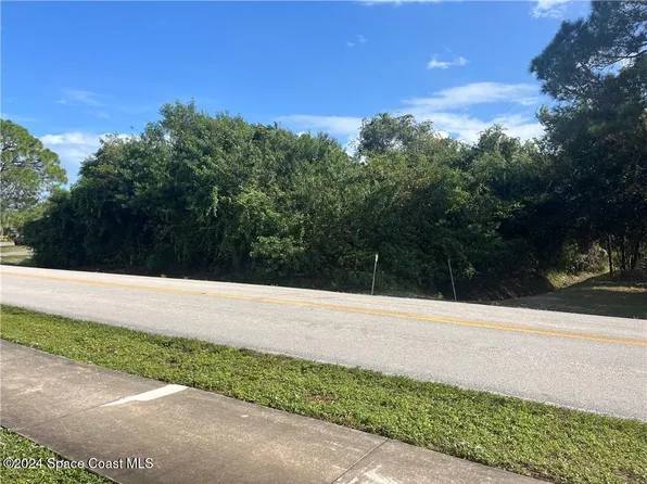 213 Main St, Sebastian, FL 32958