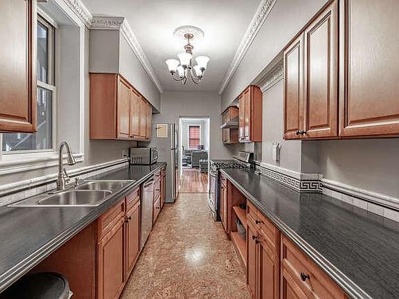 5th image of 1213 Sidney St Floor 1