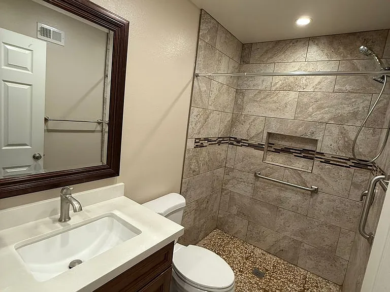 24120 Village 24 — Photo 16