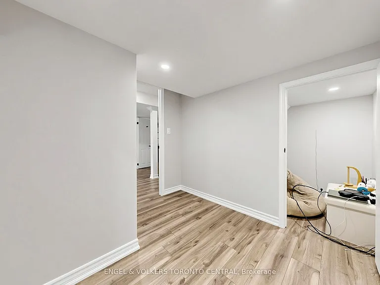 1628 Pennel Dr — Photo 32