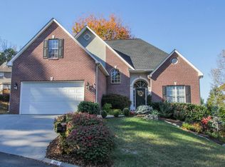 1911 Saint Gregorys Ct, Knoxville, TN 37931