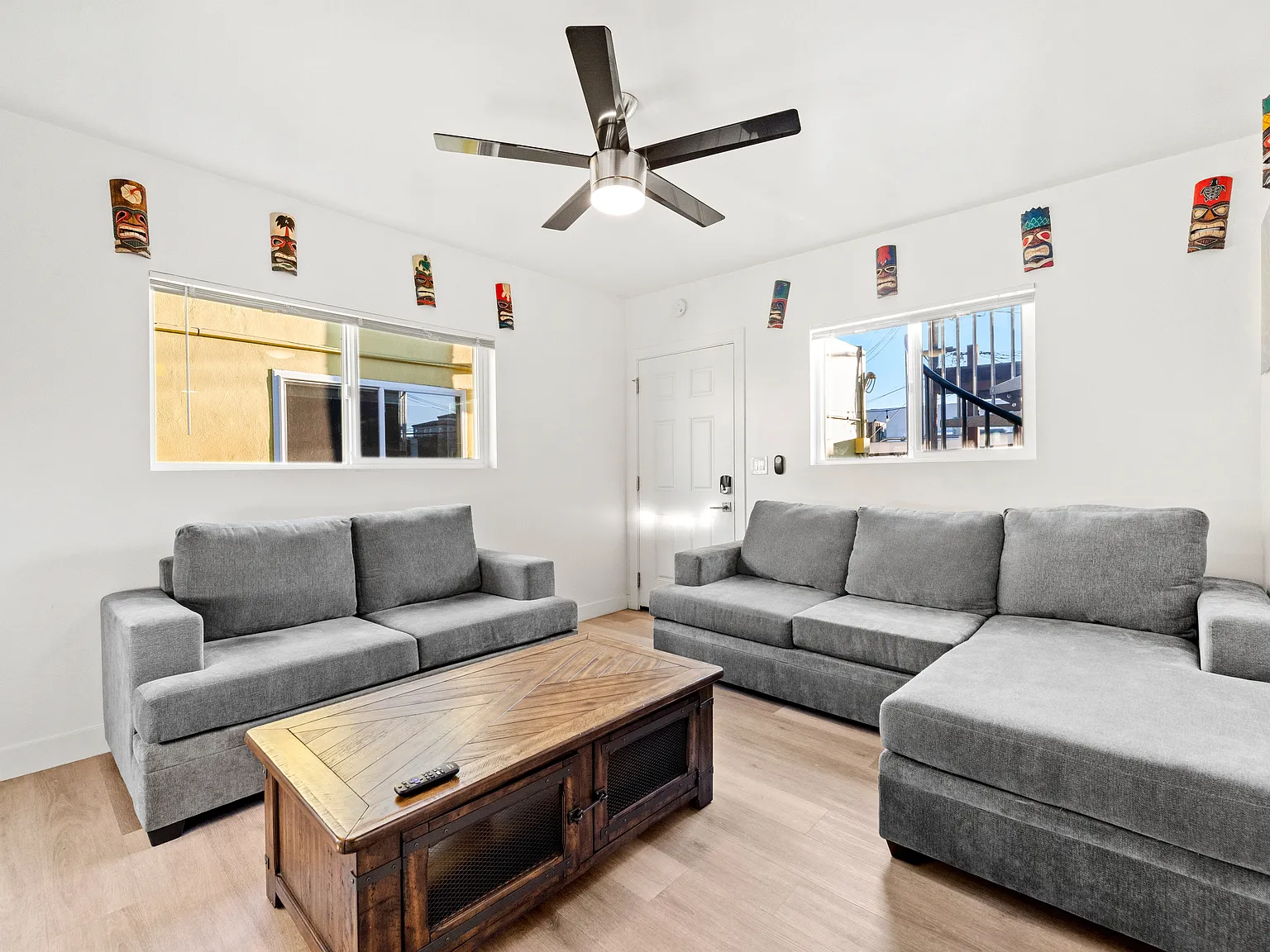 2 bed, 800 sqft, $3,950 — Photo 3