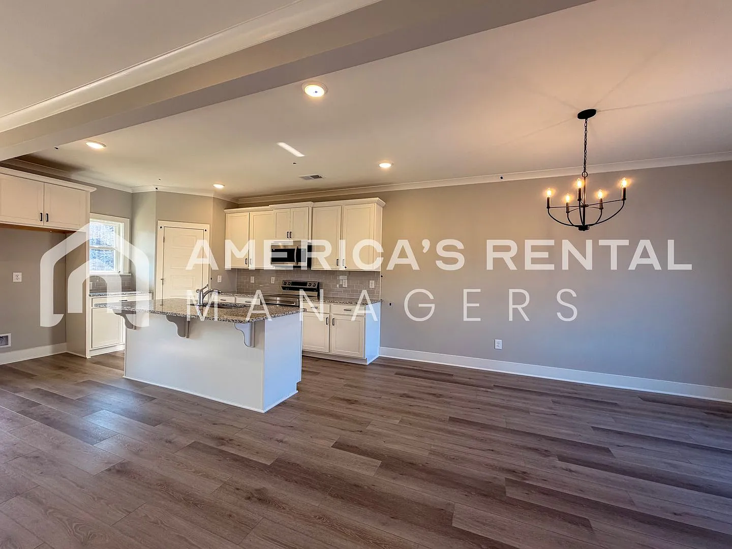 New Construction Luxury in Sterrett — Photo 4