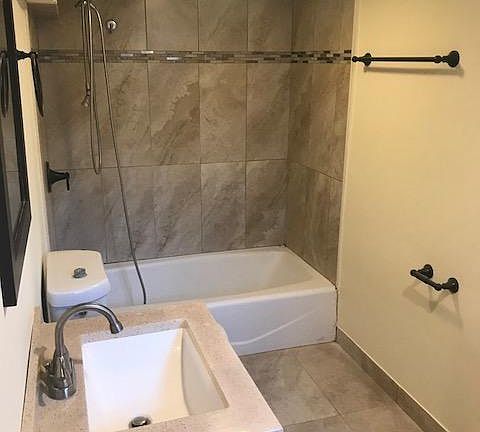 4th image of 2301 N Monticello Ave #1F