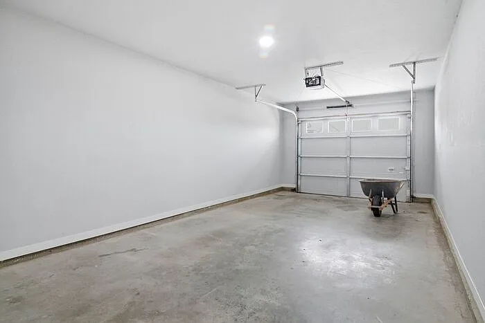 3427 N Ironwood Ave — Photo 20