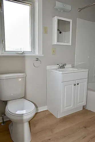122 S 7th St #B — Photo 6