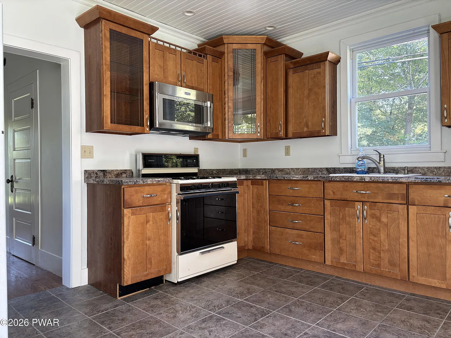 2 bed, 1.0 bath, 1208 sqft, $2,500 — Photo 4